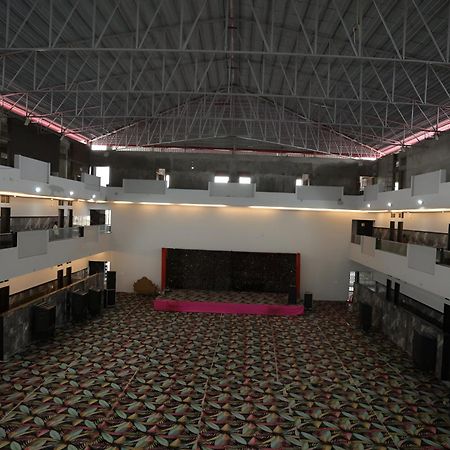 Navkar Palace Hotel & Resort, Sanawad エクステリア 写真